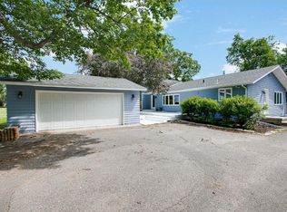 6880 Sunnyslope Dr N, Maple Grove, MN 55311