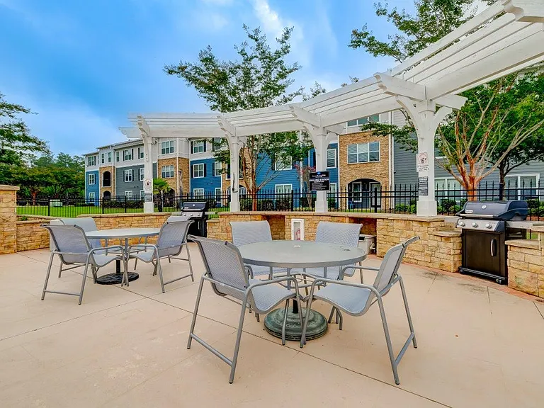 Parc at Flowing Wells Apartment Homes — Photo 17