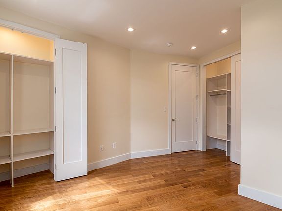 4th image of 941 Washington Ave #401