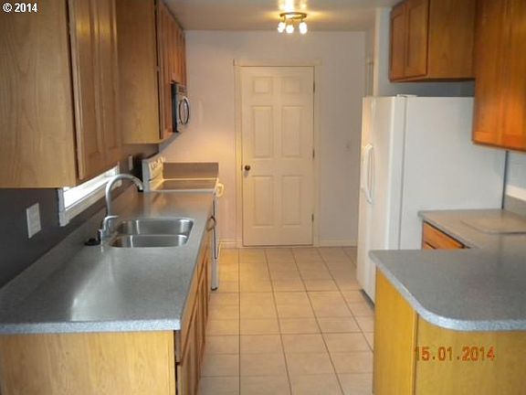 4th image of 603 SE 95th Ave