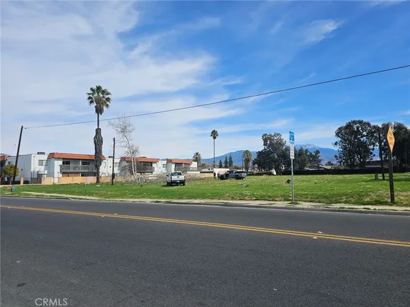 160 S San Jacinto St #3, Hemet, CA 92543