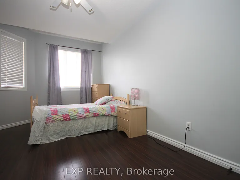 1318 Mowat Ln — Photo 12