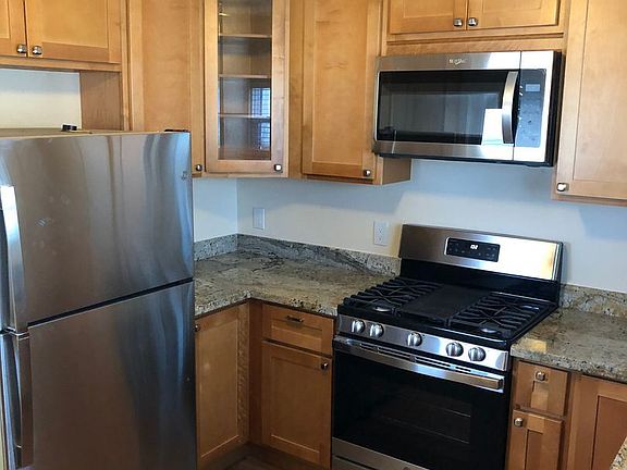 5th image of 218 Palm Ave