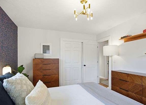 5th image of 1302 Mooncrest Ct