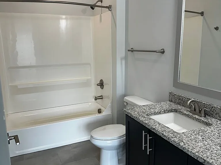 Heritage East Apartments — Photo 32