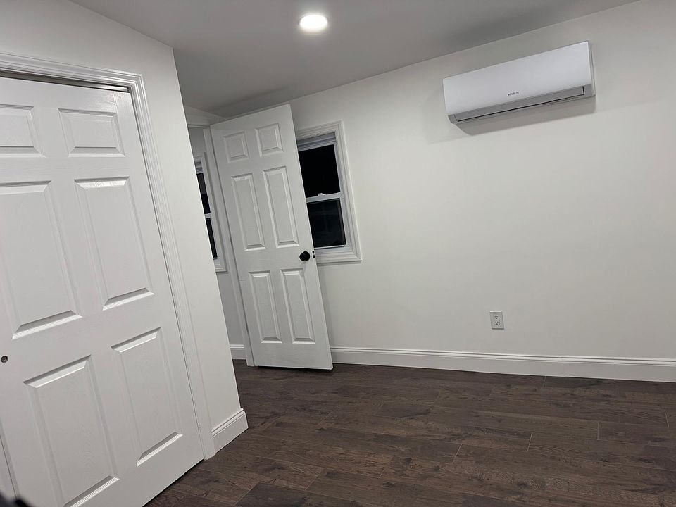 2nd image of 11 Snowberry Ln #2