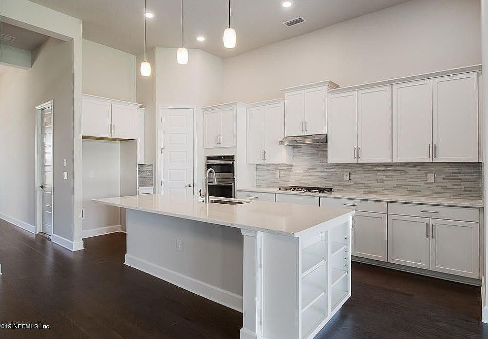 1st image of 209 Marquesa Cir