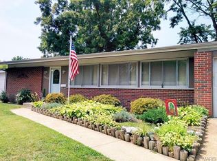 1665 Turf Ln, Florissant, MO 63033