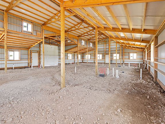 4th image of 2397 Lower Valley Rd