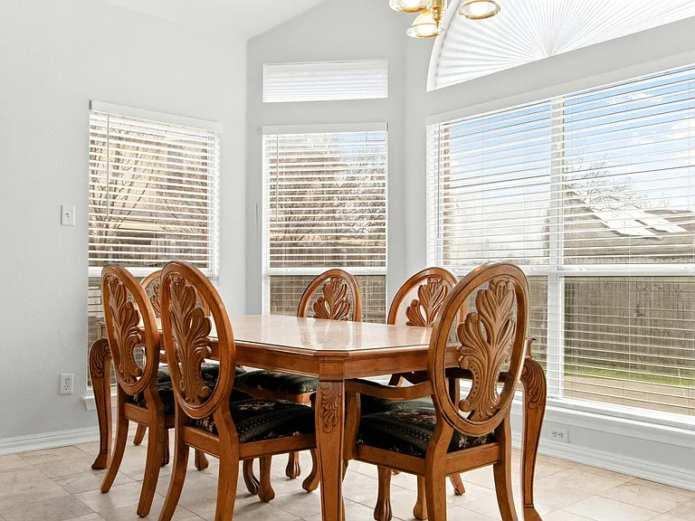3131 Atrium Dr — Photo 29