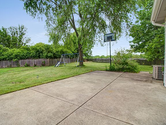 3rd image of 20854 W Ardmore Cir