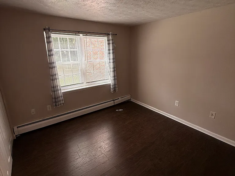 1081 Blue Hills Ave #B — Photo 17