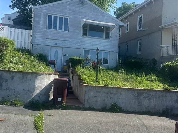 111 Arnold St, Revere, MA 02151