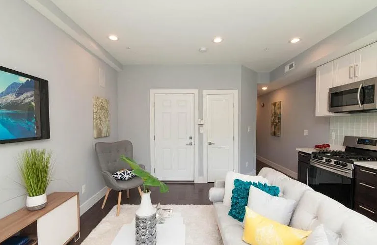 1038 Bladensburg Rd NE — Photo 4