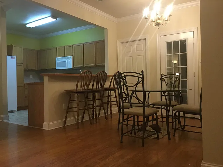 4625 Burbank Dr #508 — Photo 10