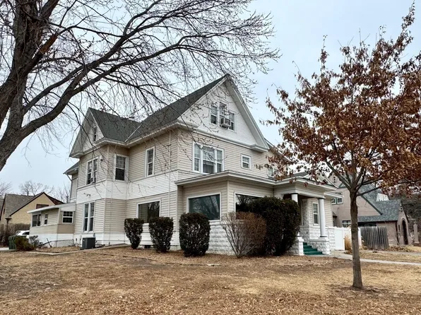 823 W 22nd St, Kearney, NE 68845