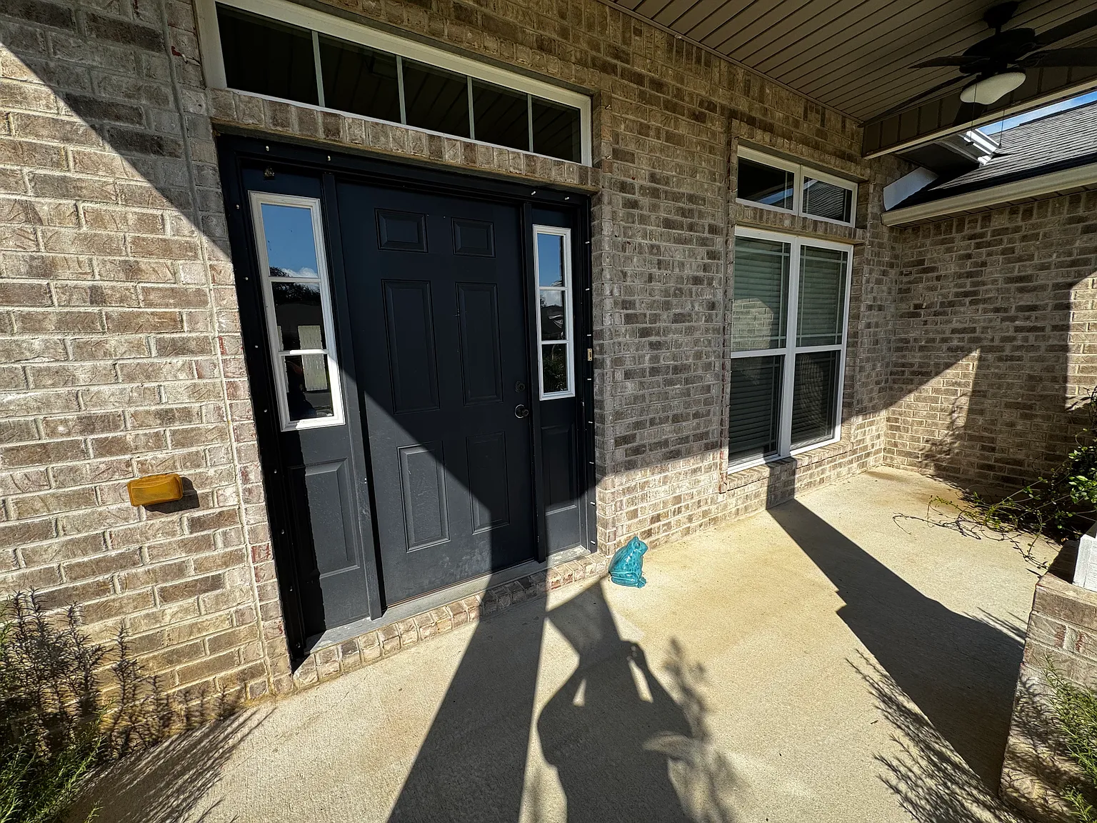 4 bed, 2117 sqft, $2,300 — Photo 2