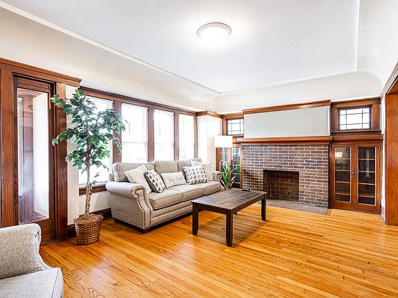 5th image of 1300 S 72nd St #1300