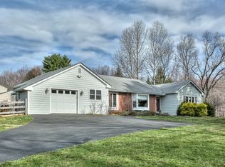 1 Summit Dr, Califon, NJ 07830