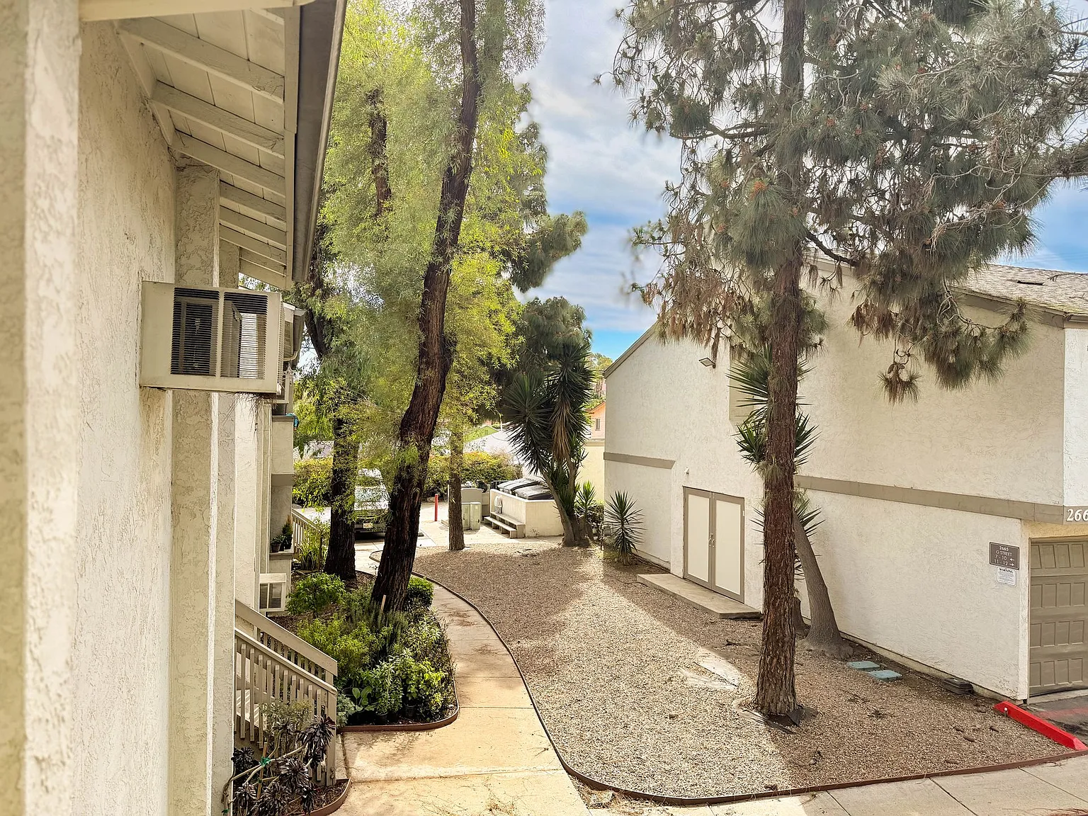 Uptown Villas — Photo 3