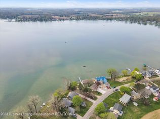 1218 N Shore Dr, Crystal, MI 48818