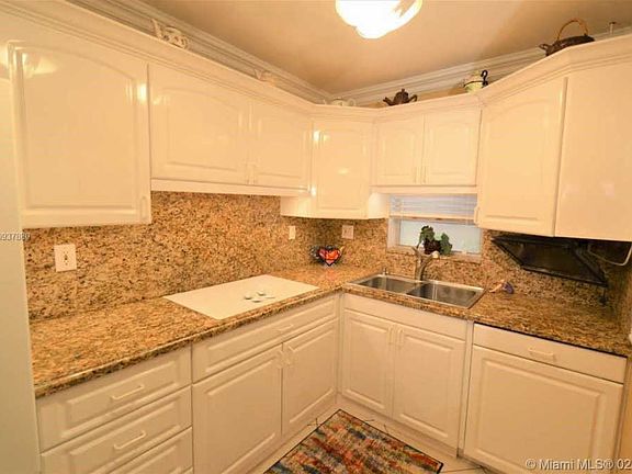 3rd image of 820 S Hollybrook Dr #310 & 309