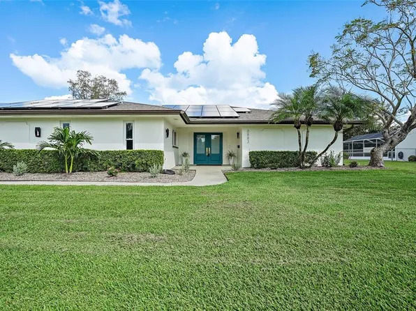 6883 Augusta Blvd, Seminole, FL 33777
