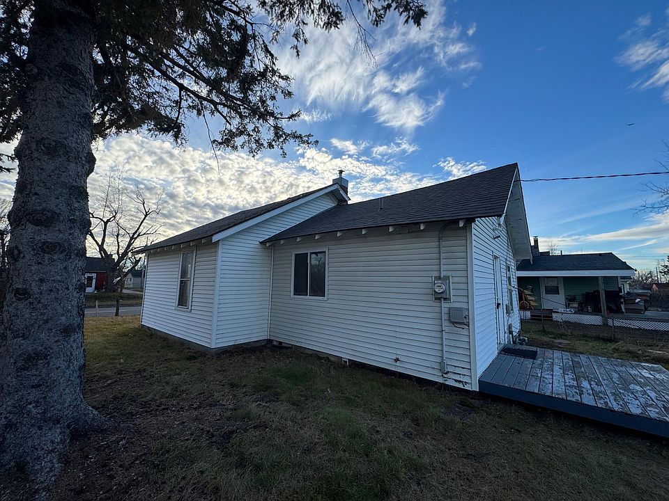 1st image of 813 4th St SE