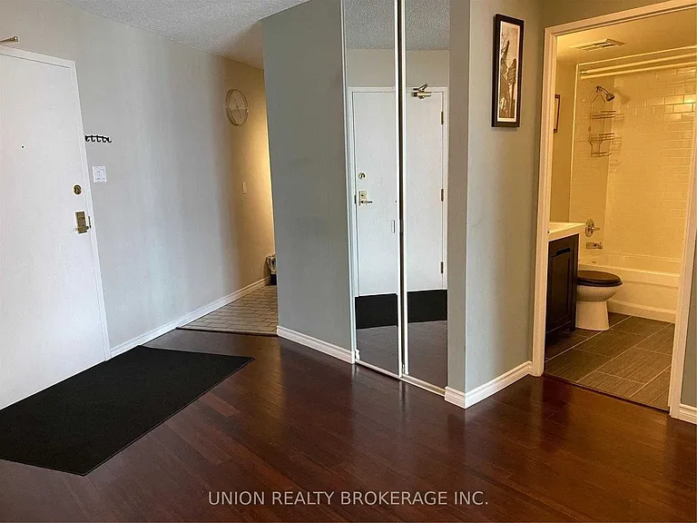 260 Queens Quay W #707 — Photo 10