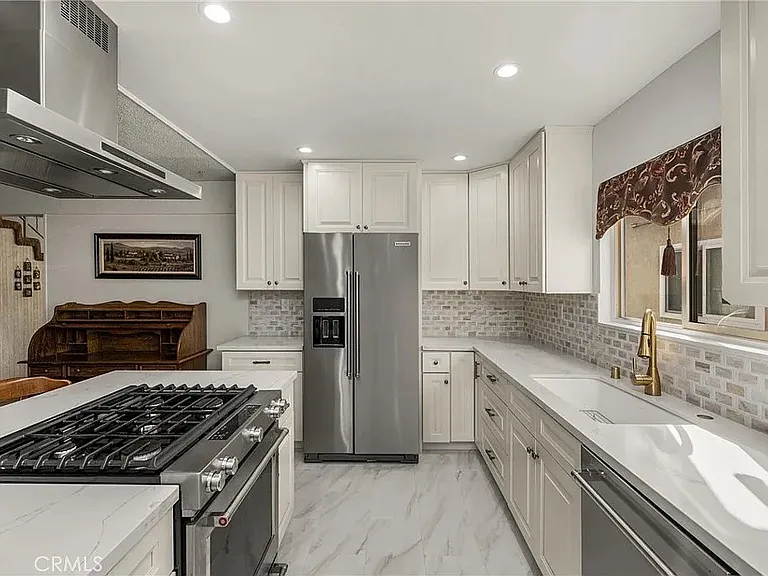 5743 Coke Ave — Photo 11