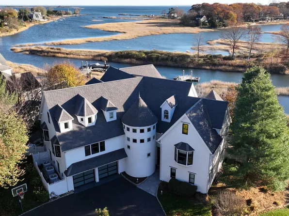 29 Covelee Drive, Norwalk, CT 06855