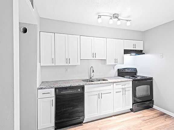 4th image of 4371 Glenwood Rd #G02
