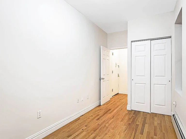 437 W 54th St #4D — Photo 9