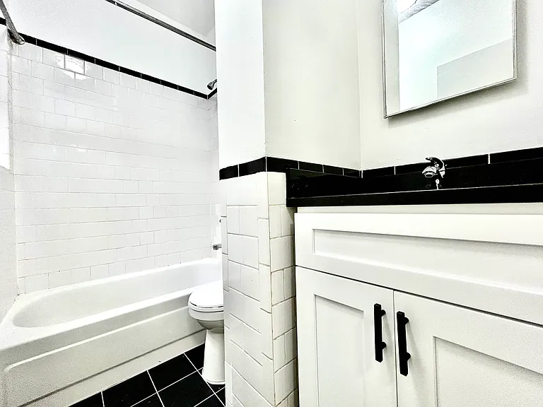 330 E 15th St #99 — Photo 5