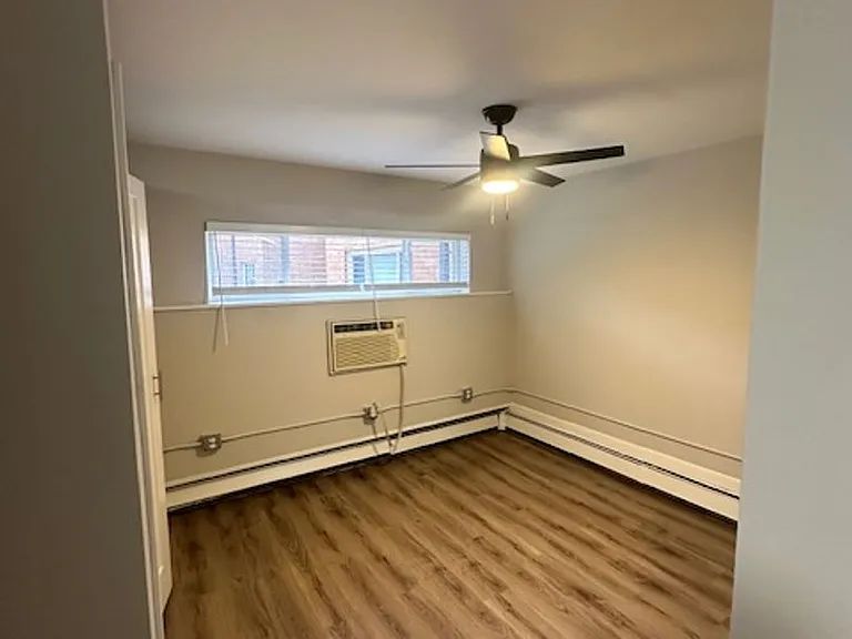 Walnut Manor Apartments — Photo 17