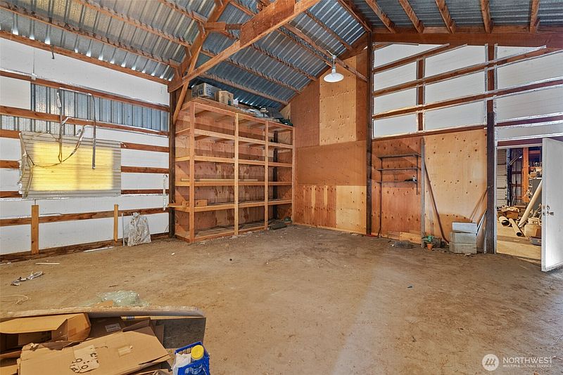 4th image of 5099 E Road NW
