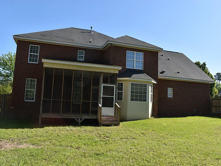 201 Bainbridge Dr — Photo 23