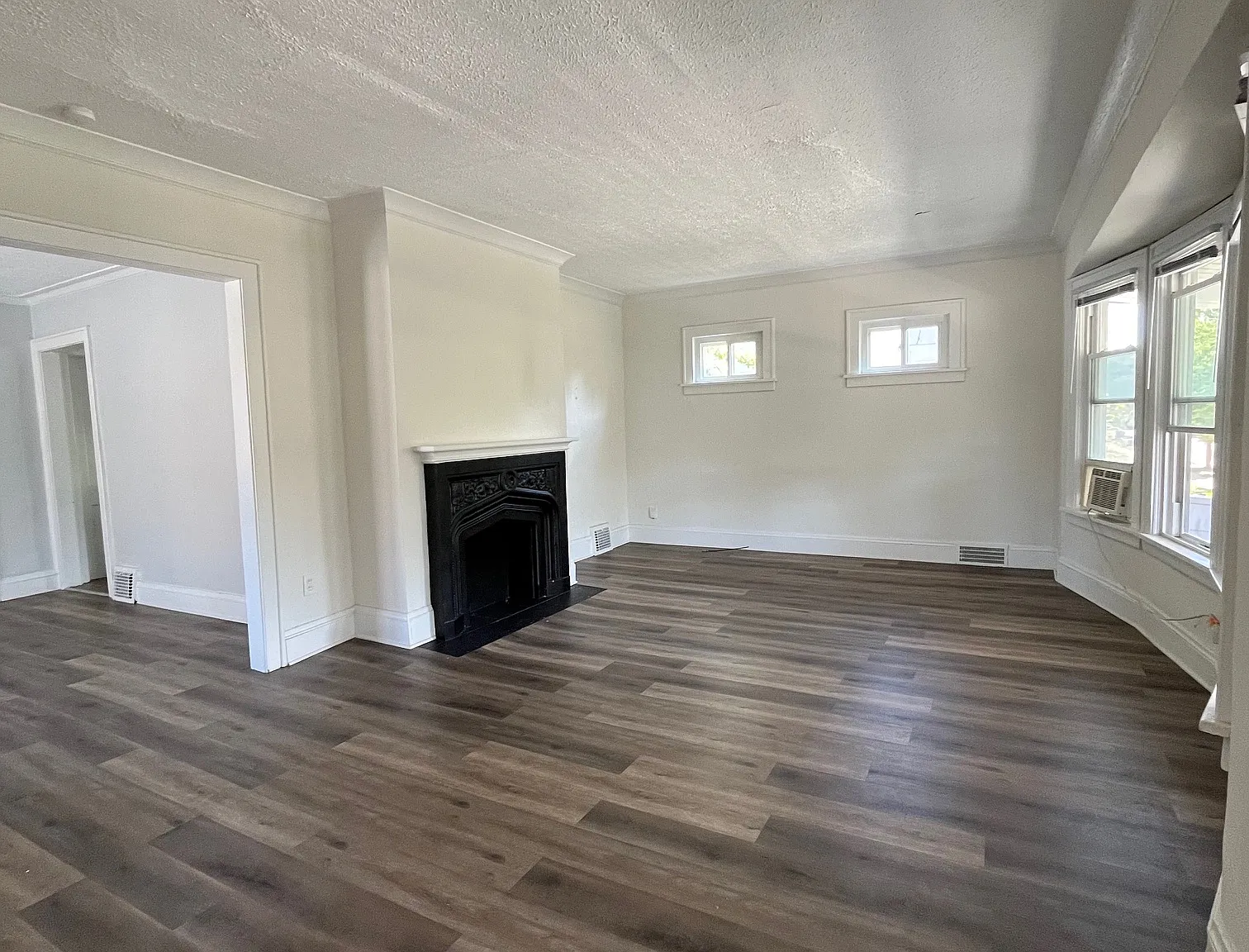 3 bed, 1340 sqft, $1,500 — Photo 2