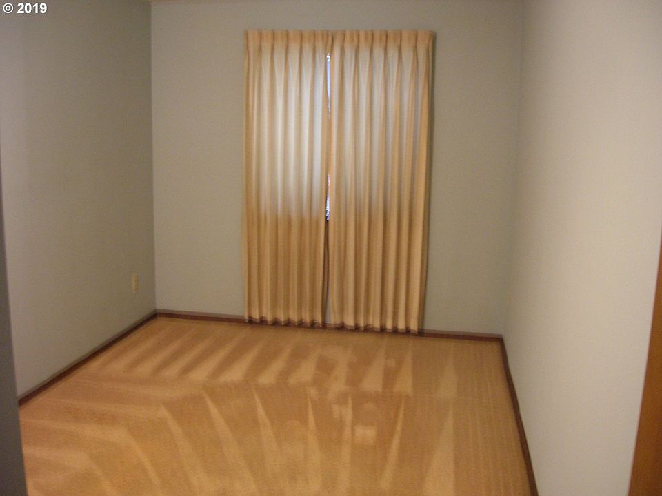 2nd image of 3369 NE 162nd Ave