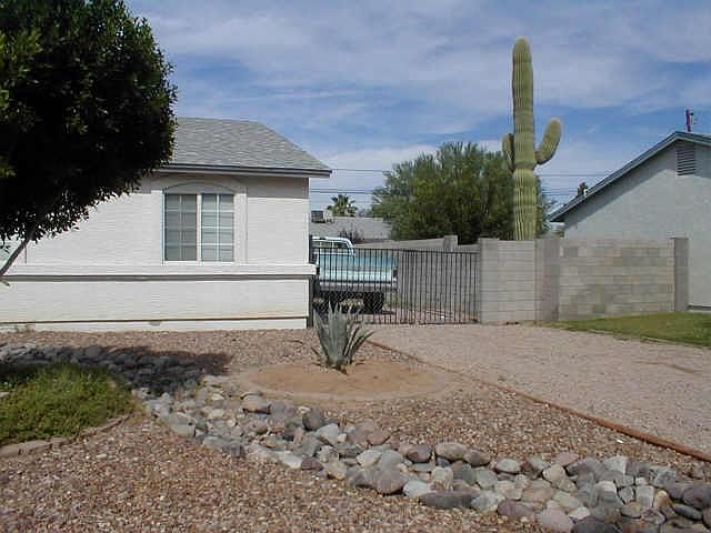 2nd image of 10412 E 1ST Street