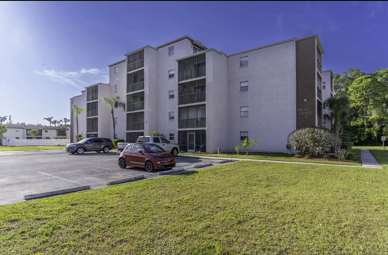 5541 Bay Blvd — Photo 1