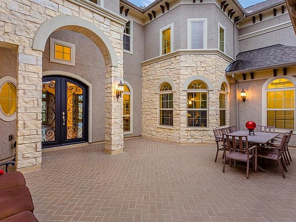 4th image of 6131 Logan Creek Ln
