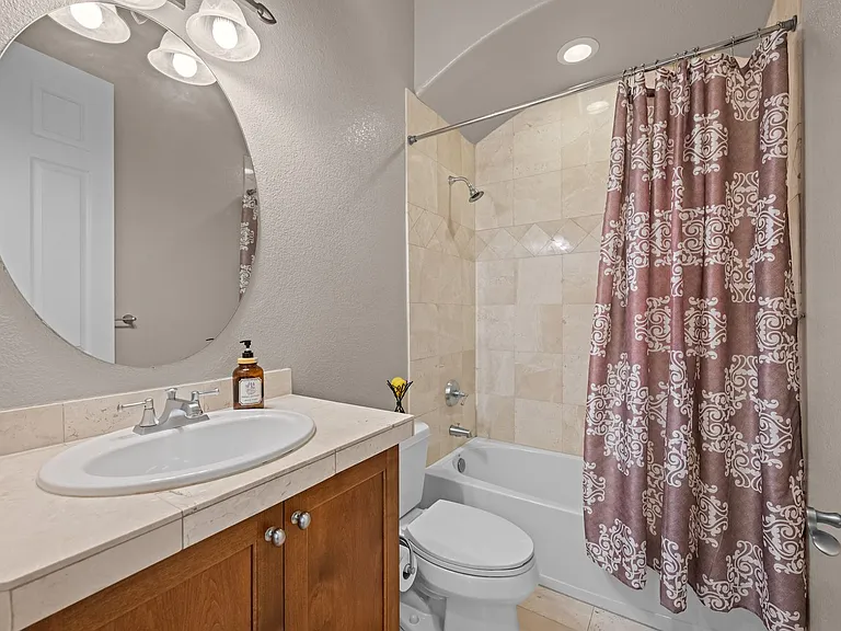 40 Madison St #303 — Photo 17