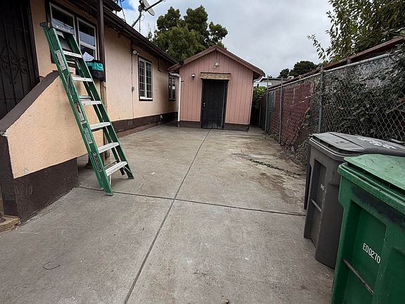 5th image of 9024 Olive St