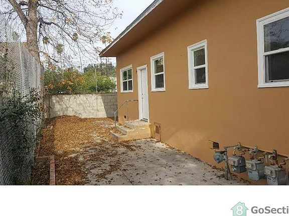 3rd image of 5215 Marmion Way #25