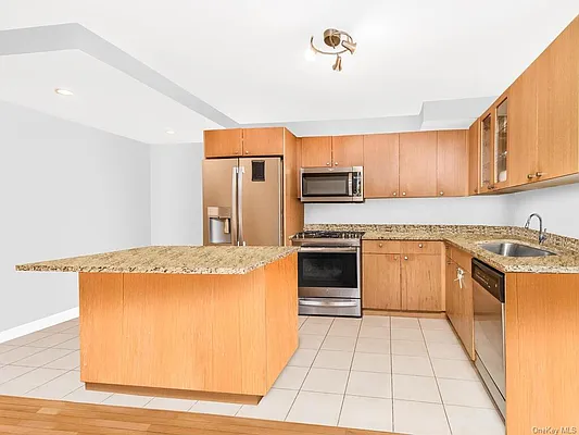 Rented by Re/Max In The City | media 18