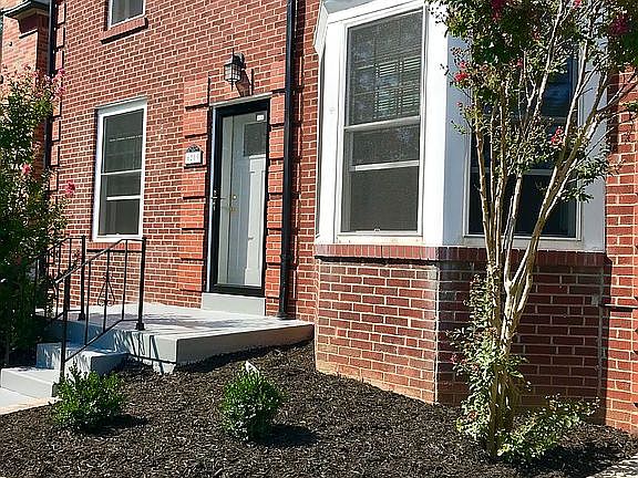 3rd image of 6209 Tholozan Ave