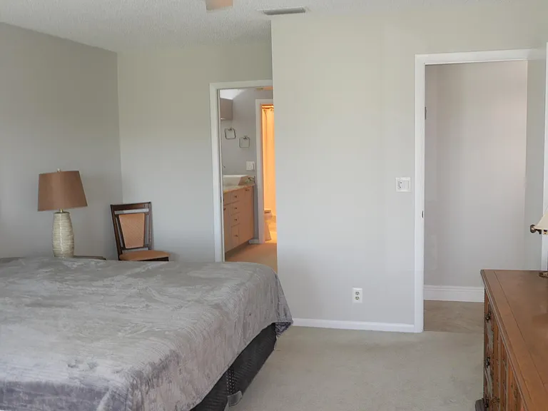 13817 Royal Palm Ct #B — Photo 27