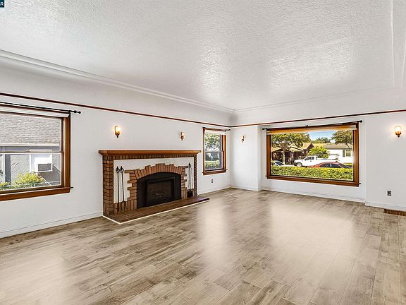 5th image of 1505 Parker Ave