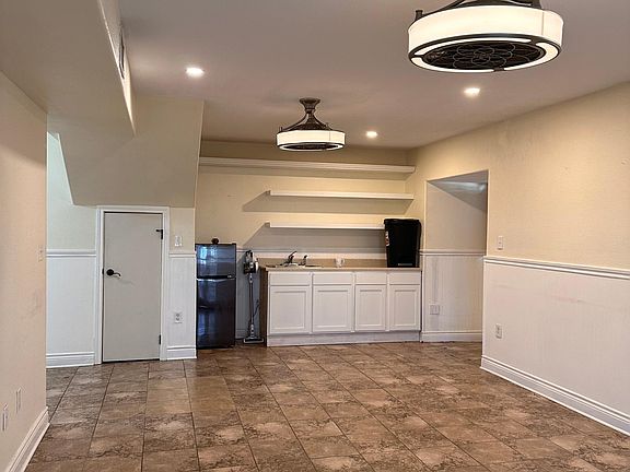 2nd image of 928 Eventide Dr Unit 2